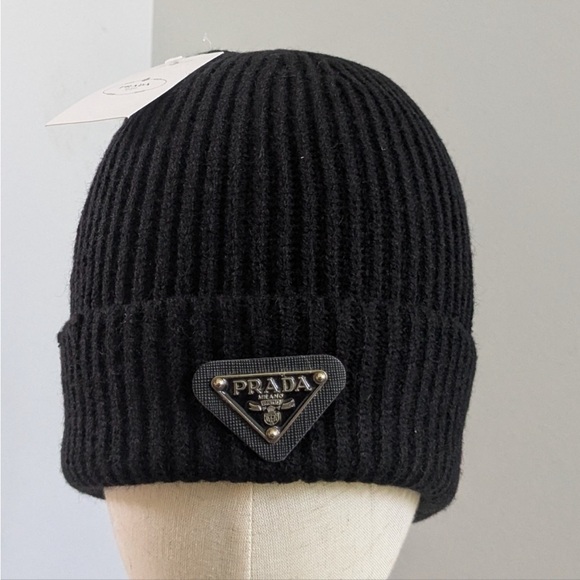 Prada - Picture 6 of 6